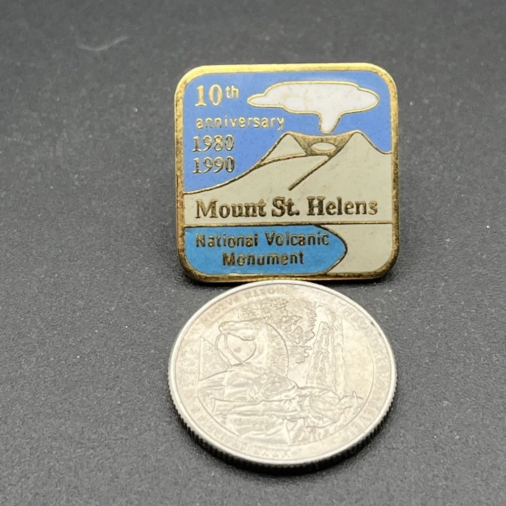 Mount St. Helens National Volcanic Monument 10th Anniversary‎ Lapel Hat Pin